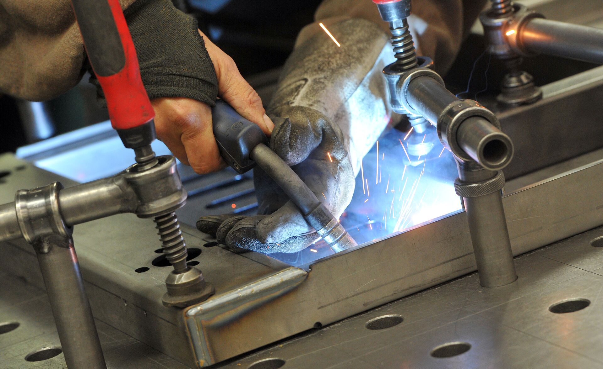Schweißen von Schweißbaugruppen aus Stahl, Edelstahl & Aluminium
