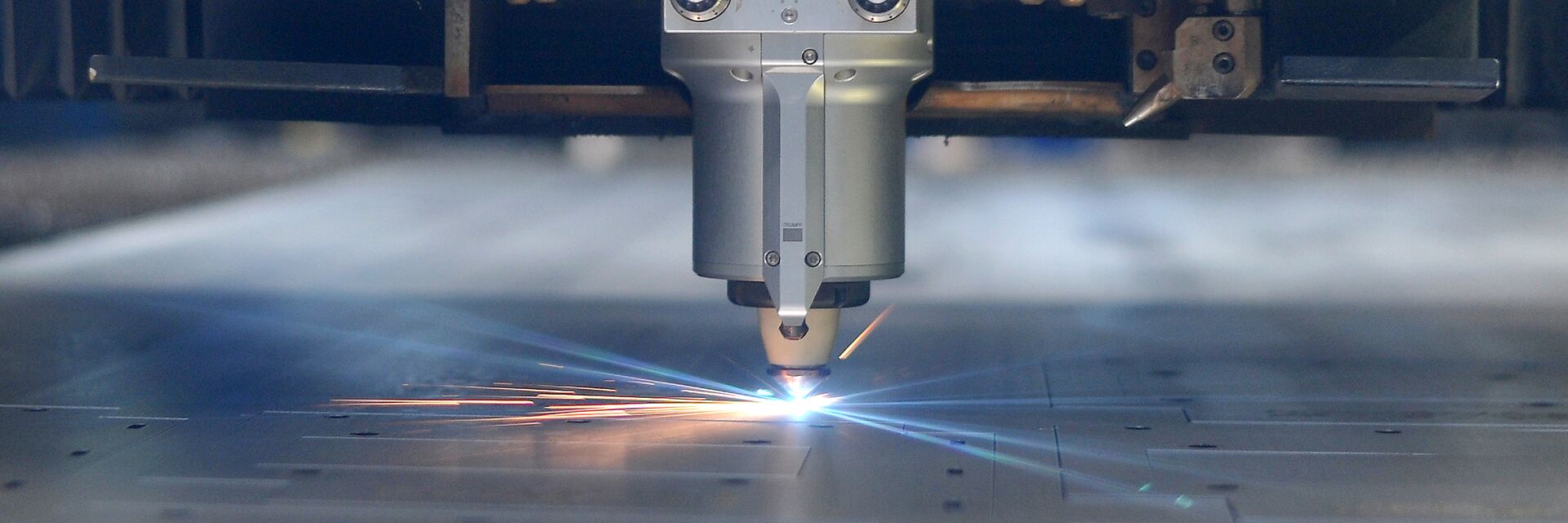 Laserschneiden & CNC-Stanzen für komplexe Laserteile - von Dresden bis Bielefeld