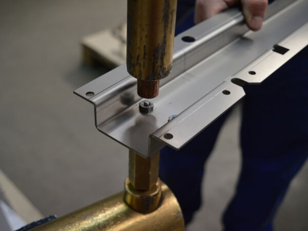 Punktschweißen zum Fügen von Metall in unterschiedlicher Stärke